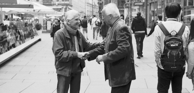 Händeschütteln, Händehalten / Bi&Me via flickr