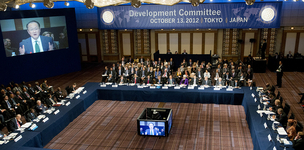 How the World Bank, IMF and OECD changed their course. Or did they?