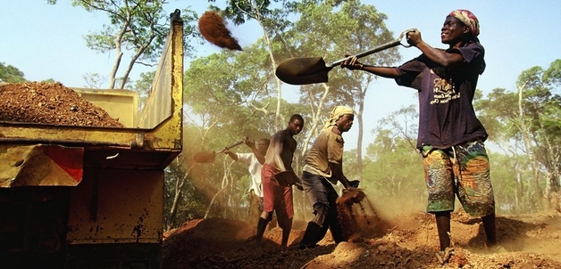 'Mozambique_roadwork' / Sida Swedish Int. Development Cooperation Agency (compfight)