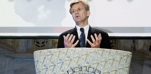 International peacemaker